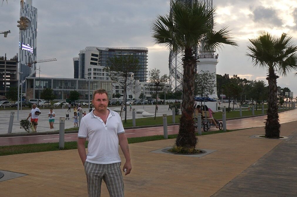  14632484  Andreu, 46 ,    
