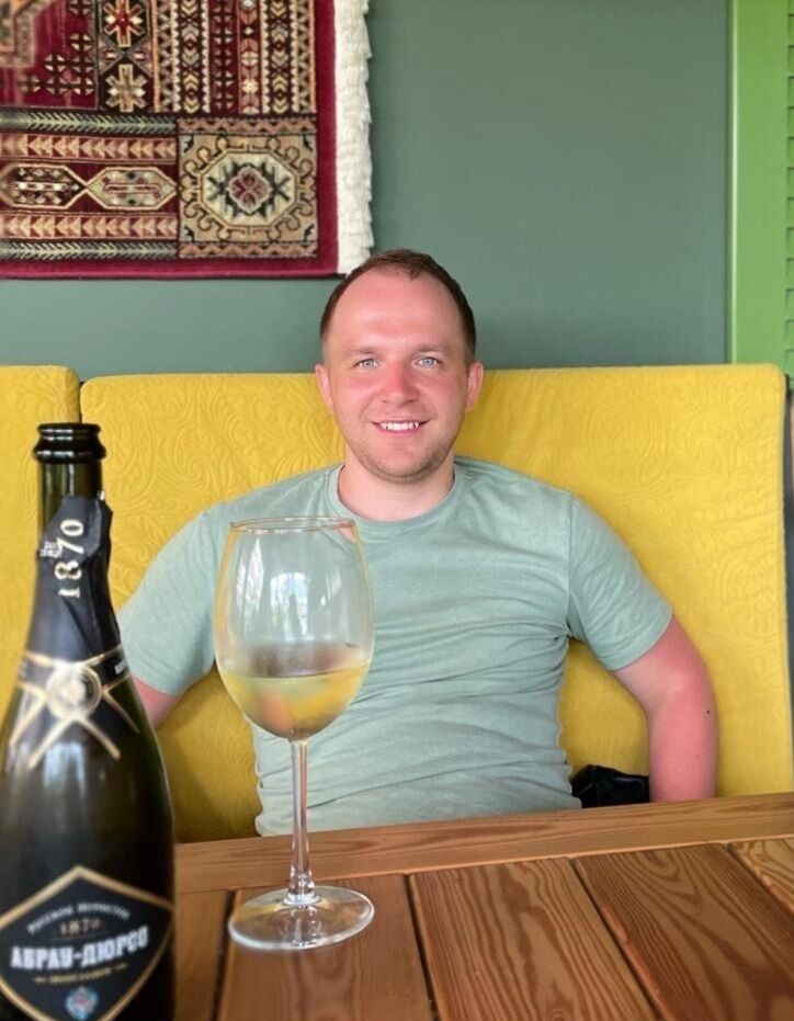  43379954  Djony, 37 ,    