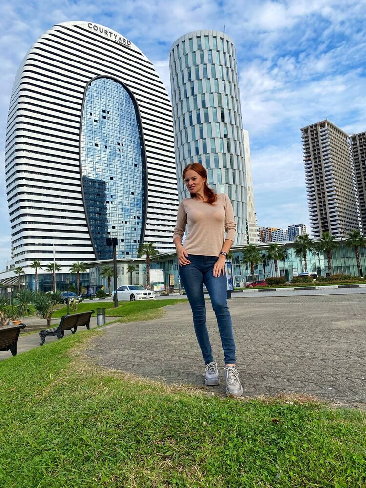  54000094  Nadia, 35 ,    