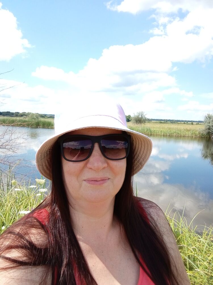  ,   Julia, 49 ,   