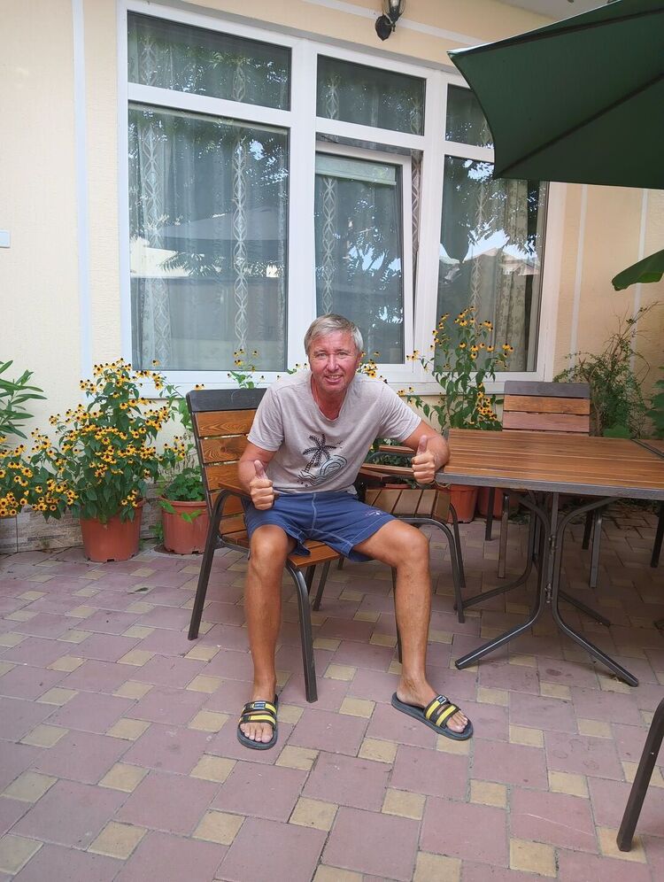  28783324  Denis, 54 ,    