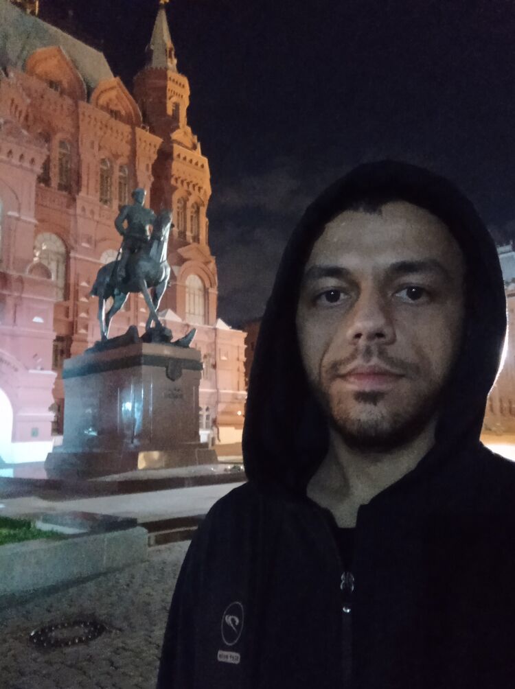  37723394  Ilya, 33 ,    