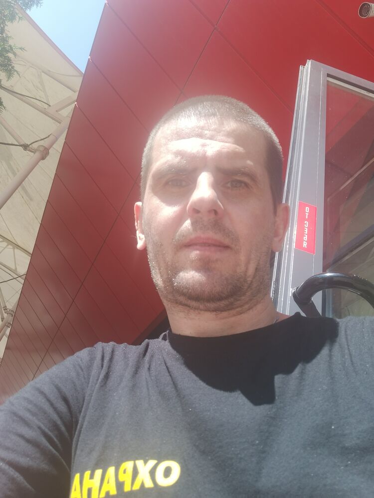  45634004  Roman, 40 ,    