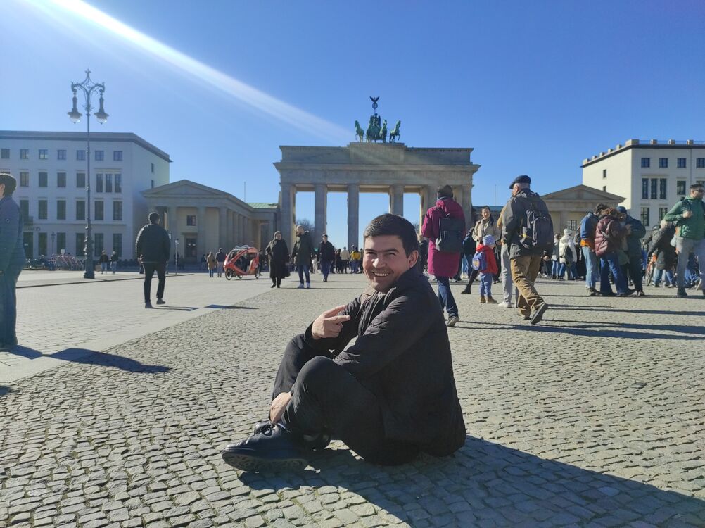  ,   Garly, 33 ,   ,   , c , 