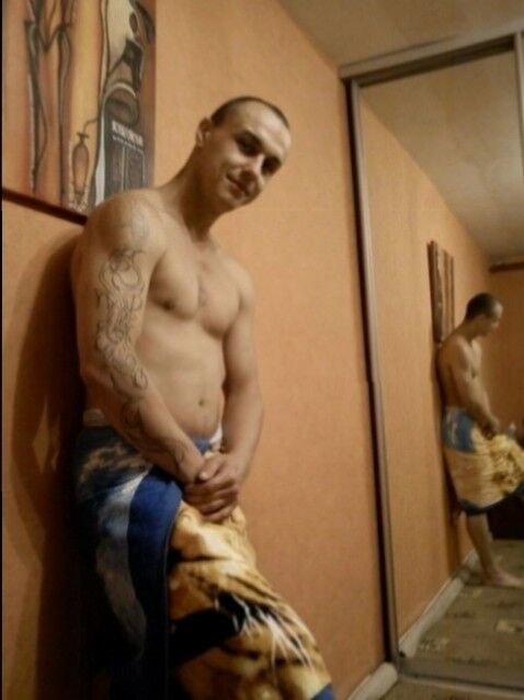  8446324  Roman Reins, 37 ,    