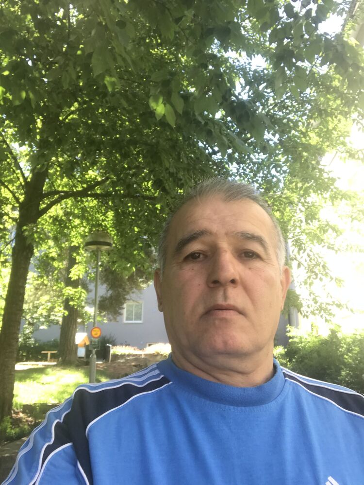  29571014  Elcin, 57 ,    