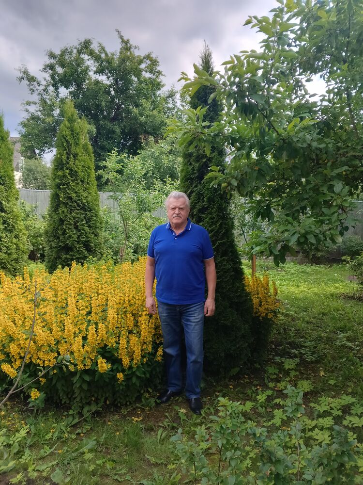  52727804  Nikolay, 67 ,    