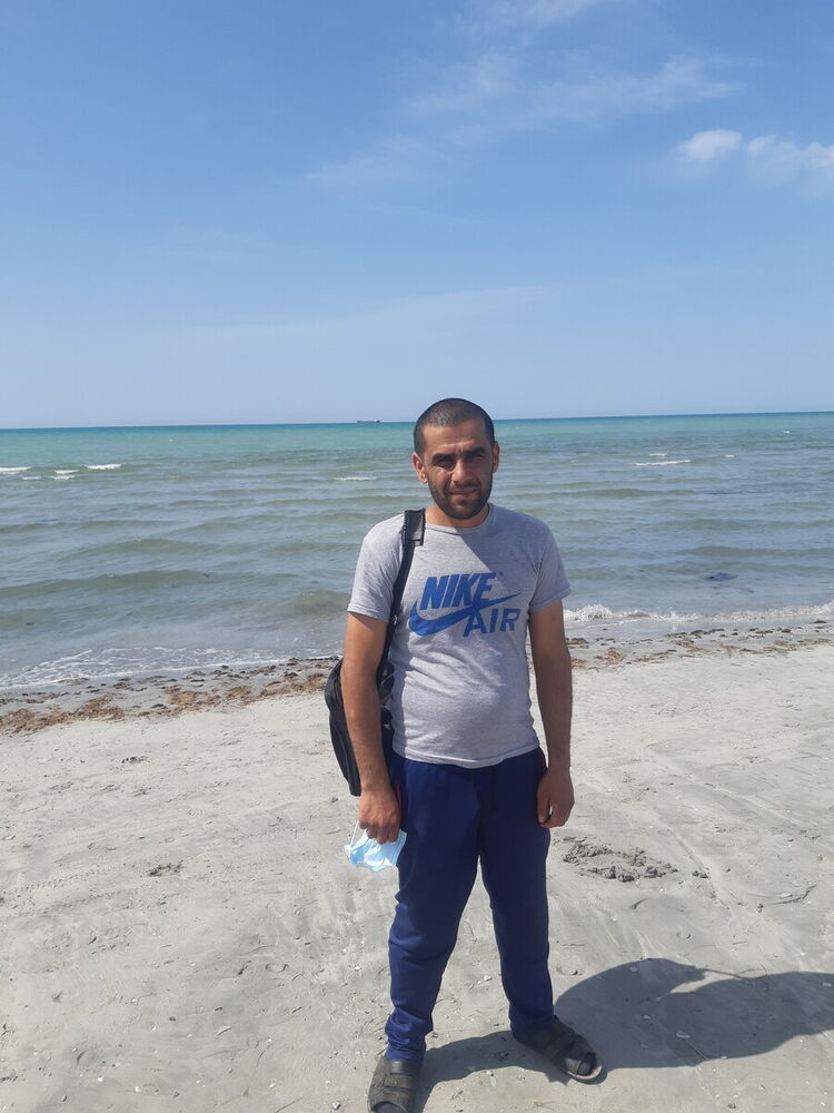  20570304  Aleksandr, 38 ,    