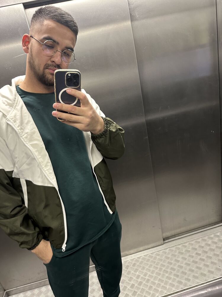  47031244  , 23 ,    