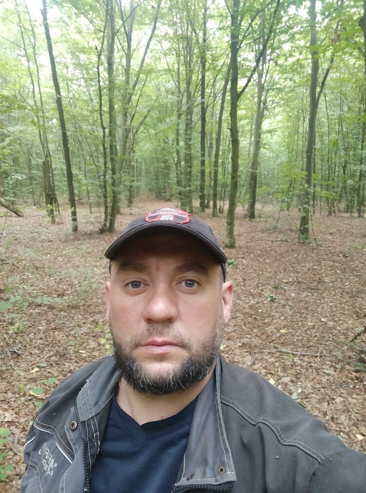  28898884  Nikola, 37 ,    