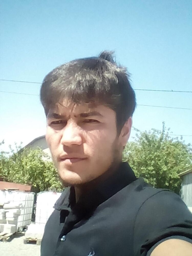  ,   Ali, 32 ,   ,   