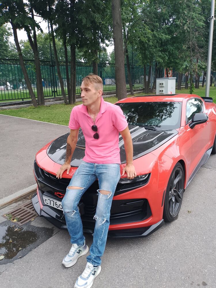  47699204  Pavel, 31 ,    