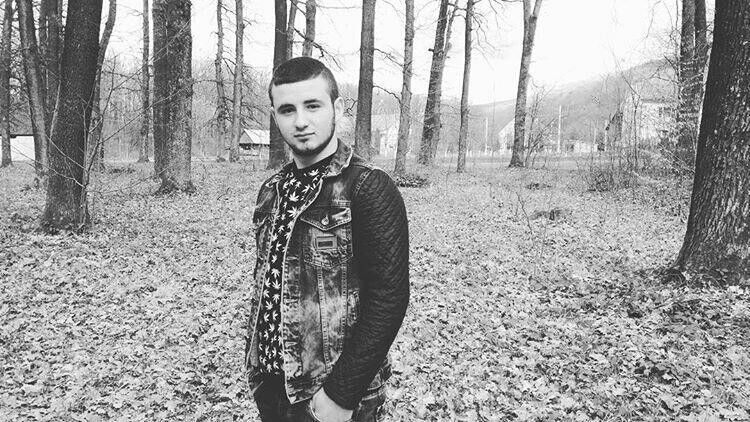  11378384  Miroslav, 25 ,    