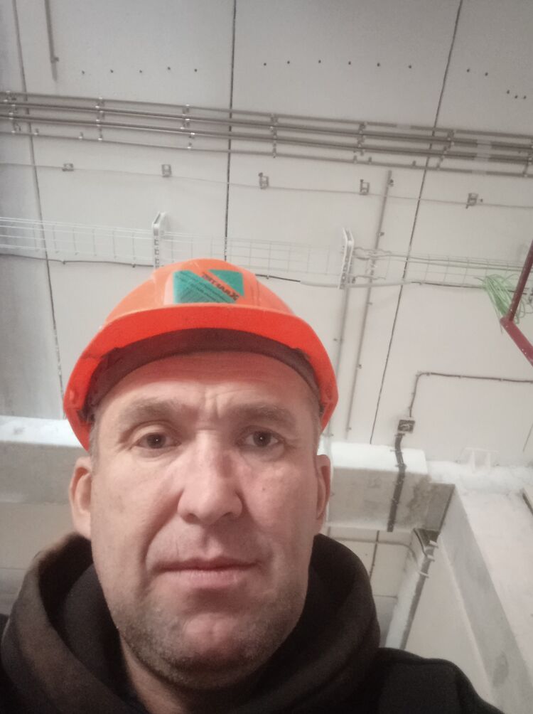  46877034  Evgeny, 44 ,    