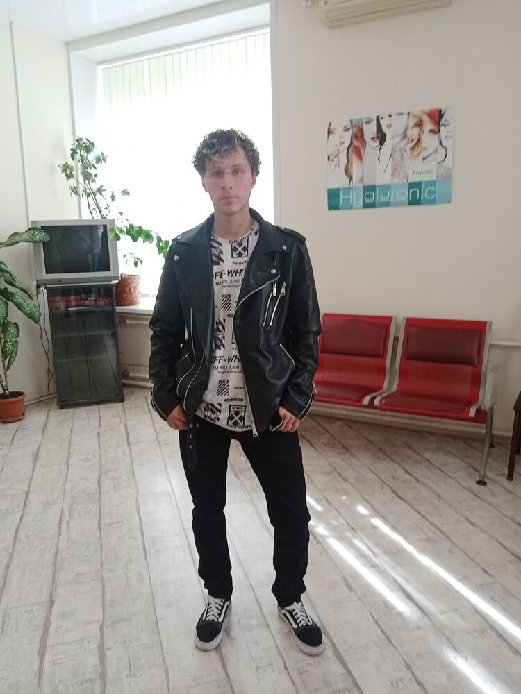  46838414  Dima, 24 ,    