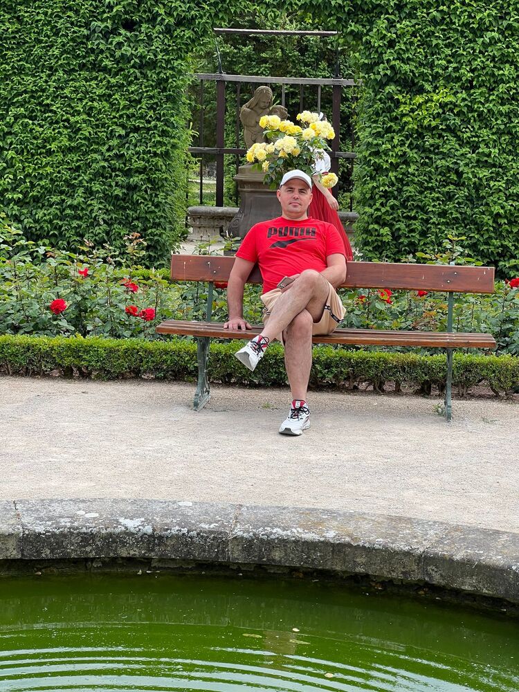  ,   Ivan, 43 ,   ,   