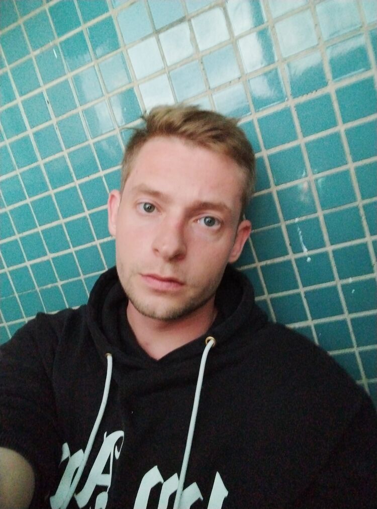  27655414  Ernest, 33 ,    