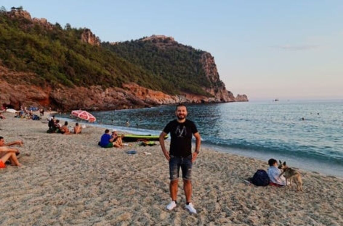  42475844  , 40 ,    Alanya