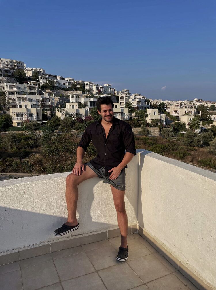  34499904  Burak, 29 ,    