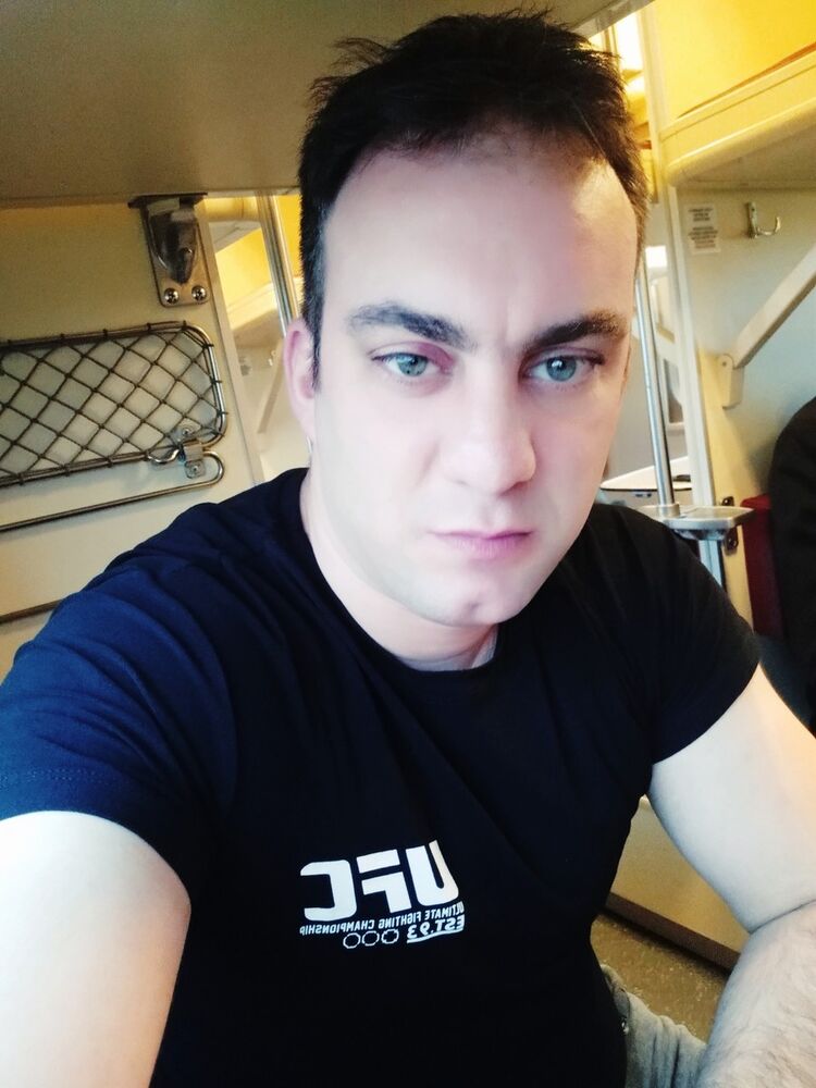  17496294  Vali, 40 ,    