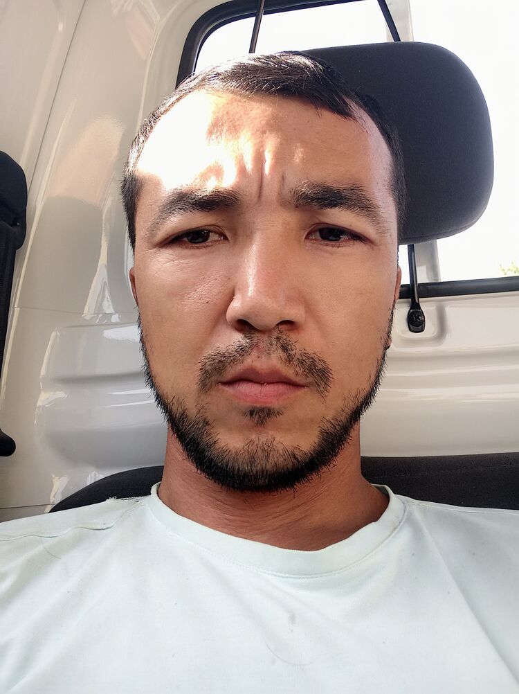  23702664  Umidjon, 35 ,    