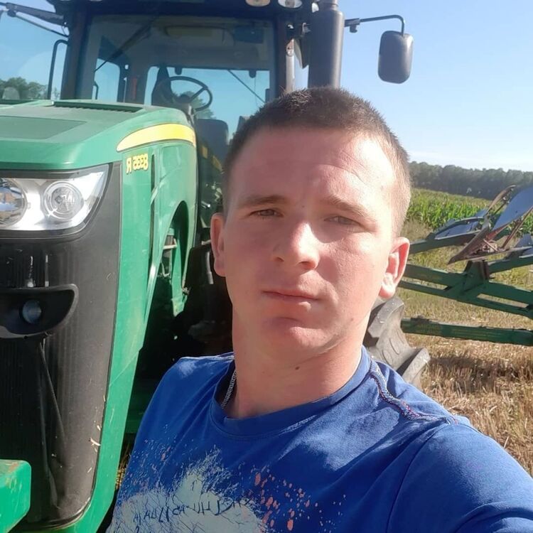  30381844  , 23 ,    