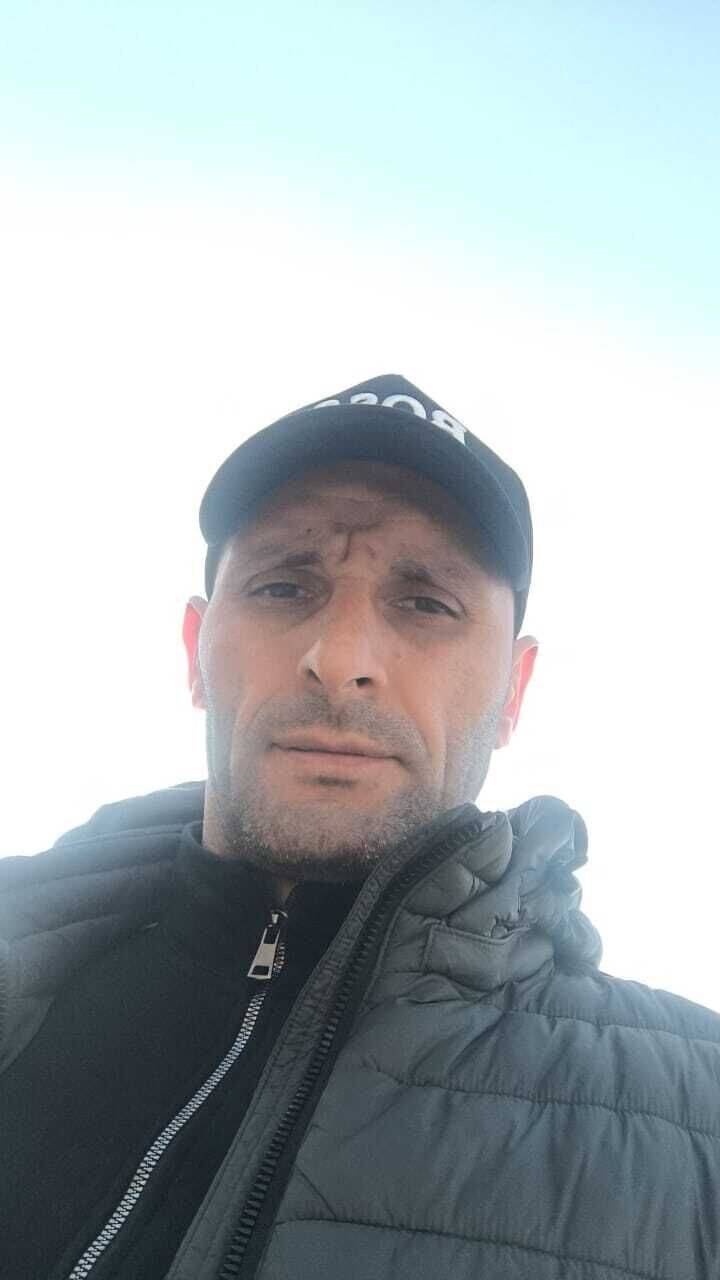  54794044  , 37 ,    -