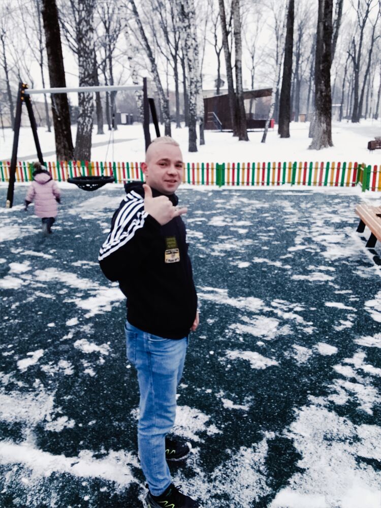  51359864  Gera, 32 ,    