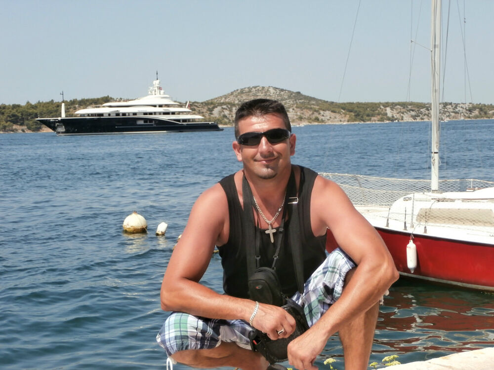  5592274  Victor, 47 ,    