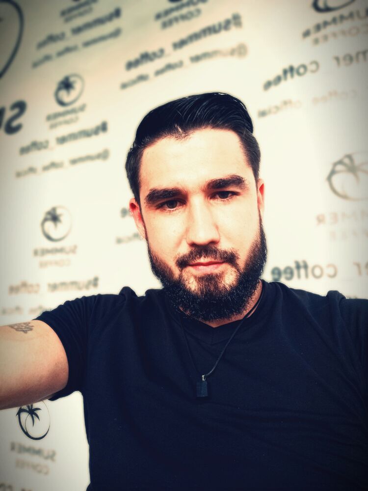  46058774  Ivan, 33 ,    