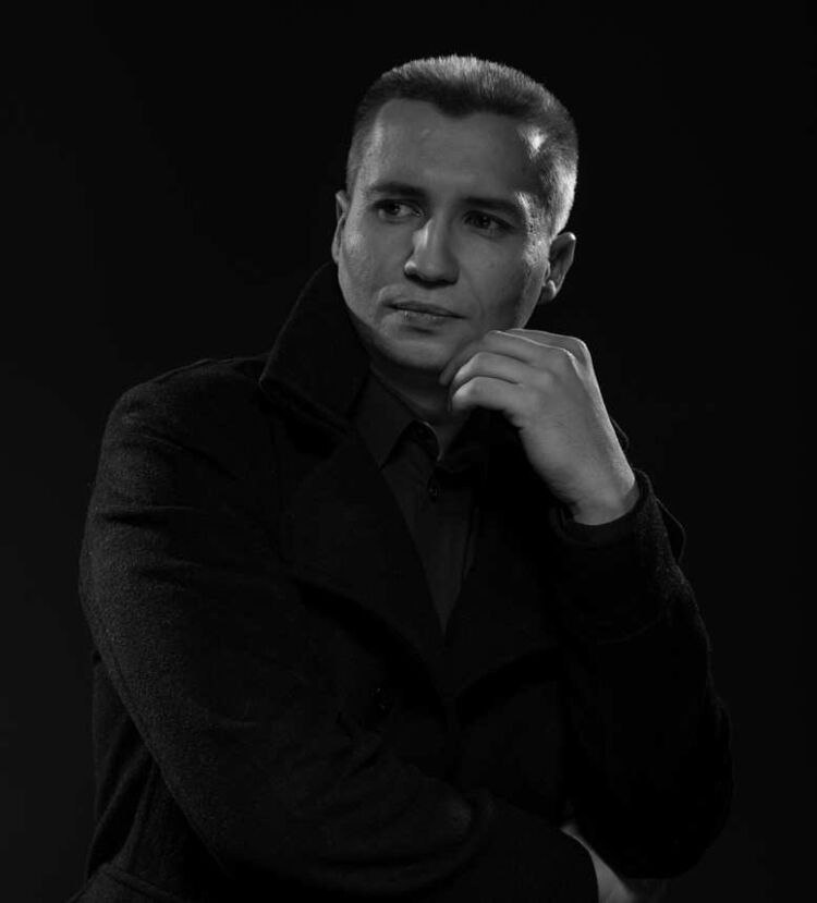  ,   Yury, 40 ,   ,   , c 