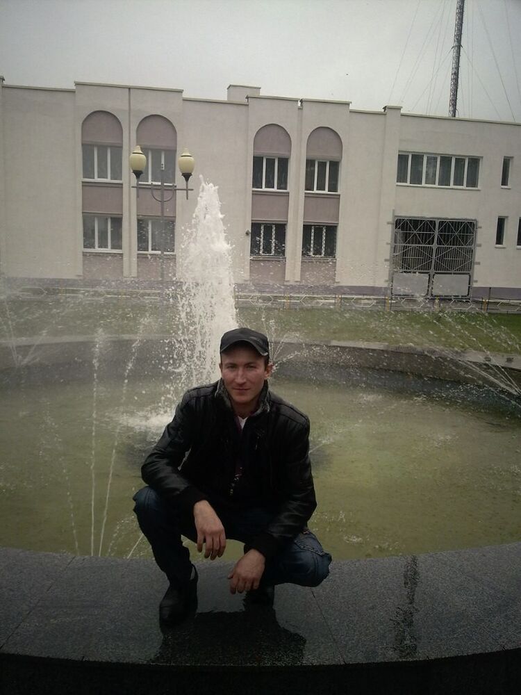  8866324  DeNiS, 41 ,    