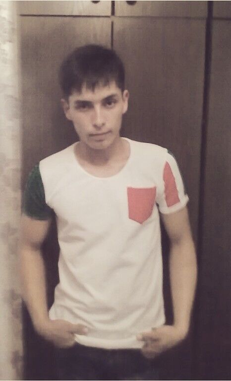  5906784  Erik, 35 ,    