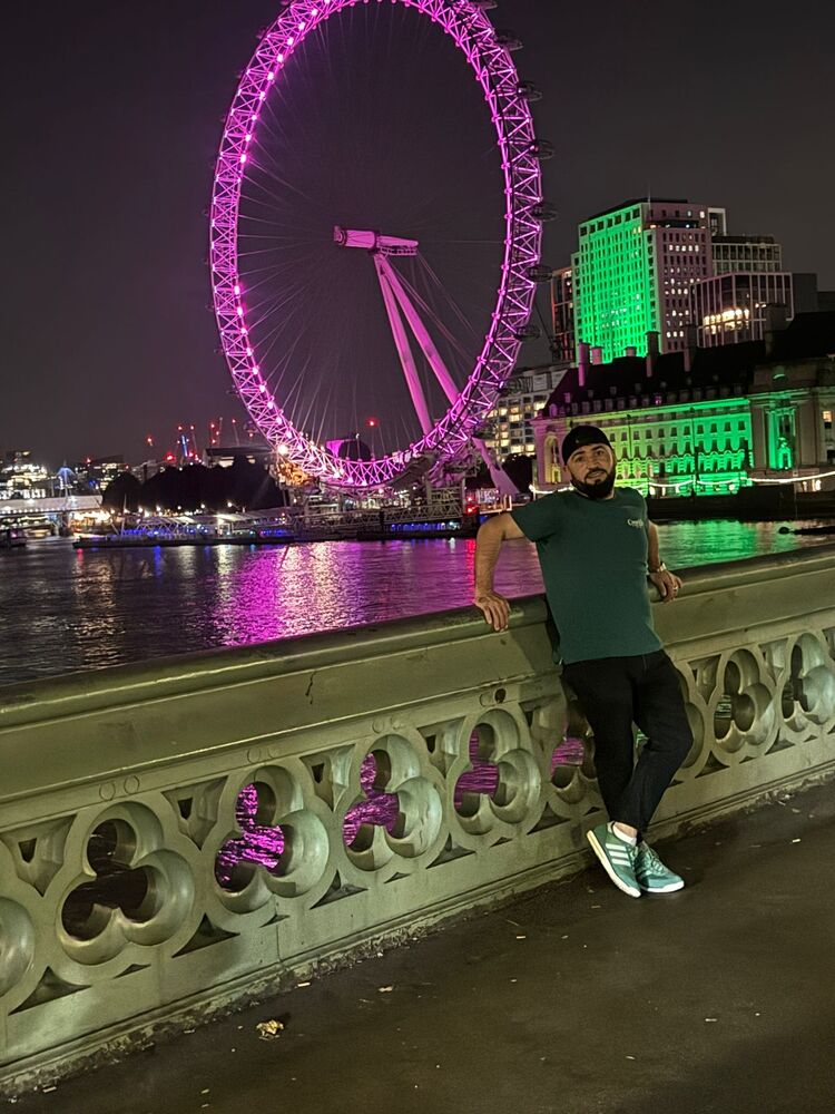  53739804  Khabib, 37 ,    