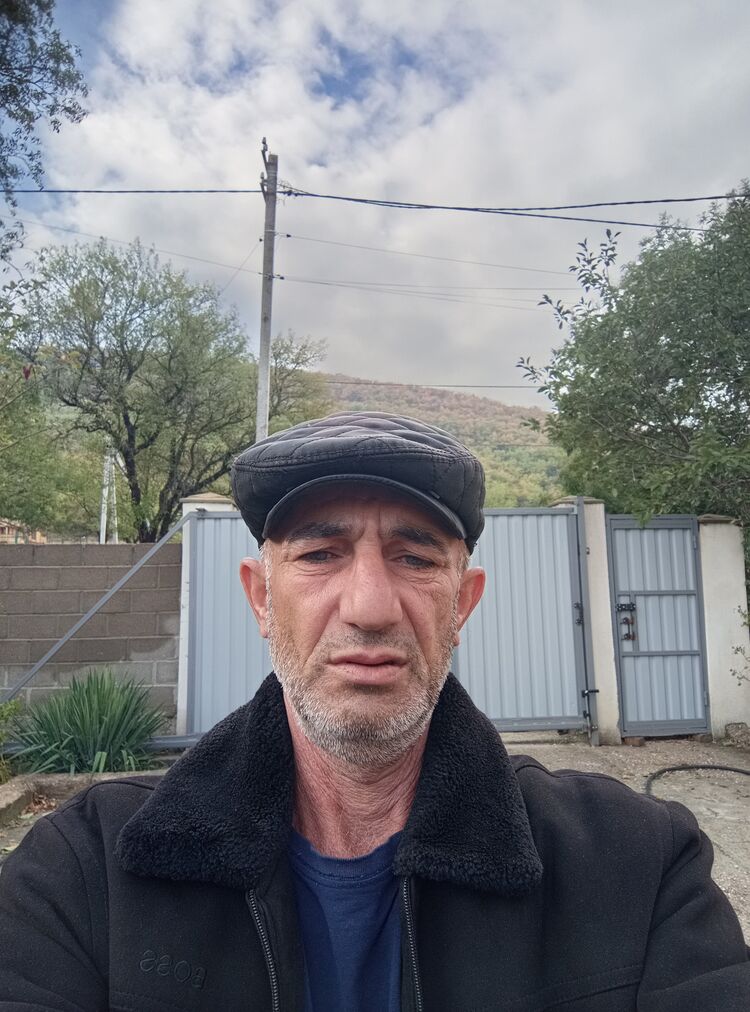  53688464  Cavansir, 52 ,    