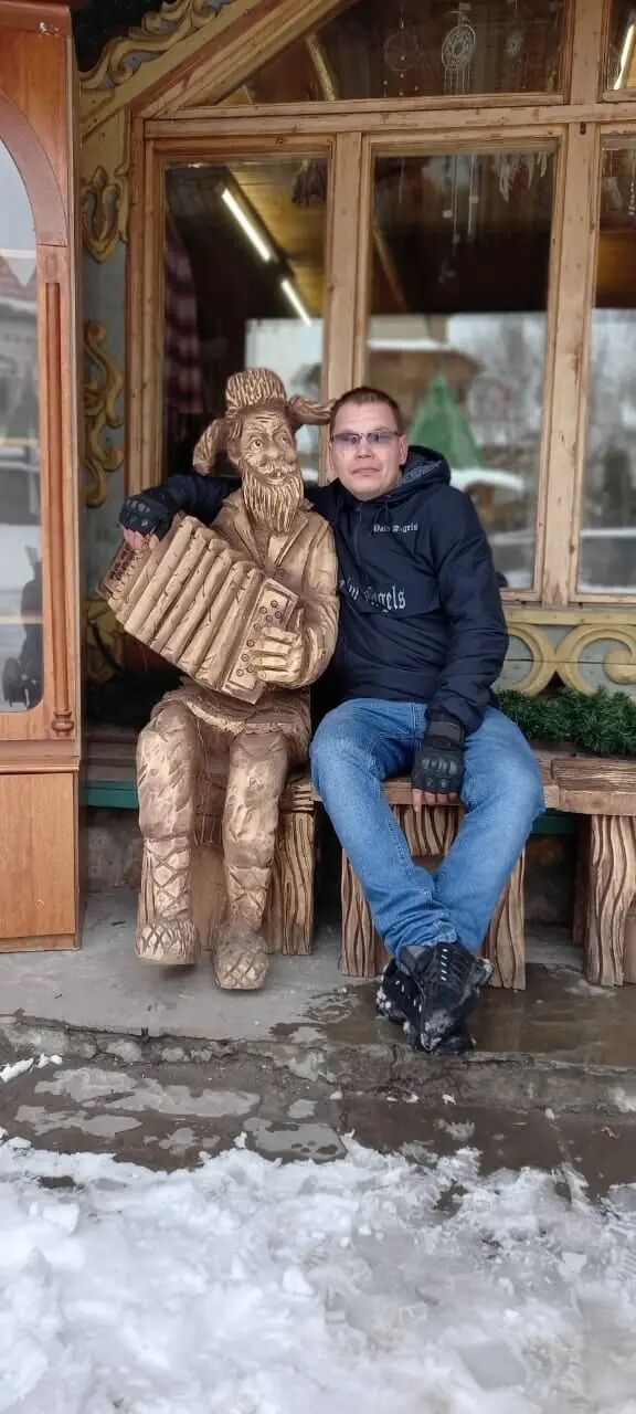  ,   Pavel, 35 ,   c 