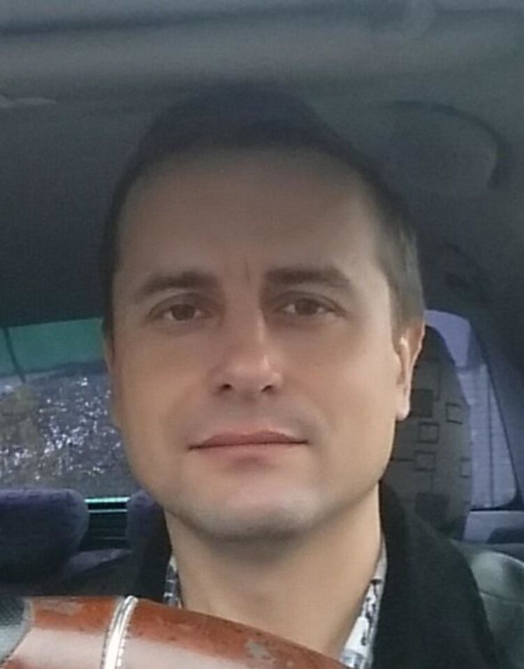  51558774  Victor, 46 ,    