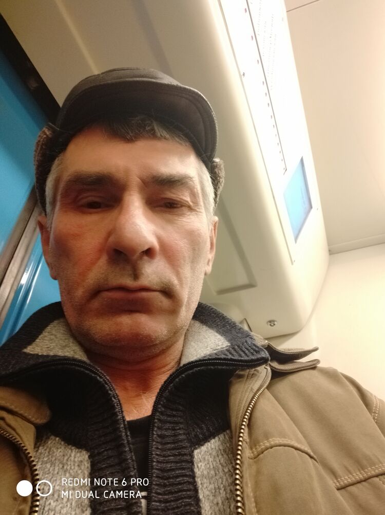  50846414  Farhat, 52 ,    