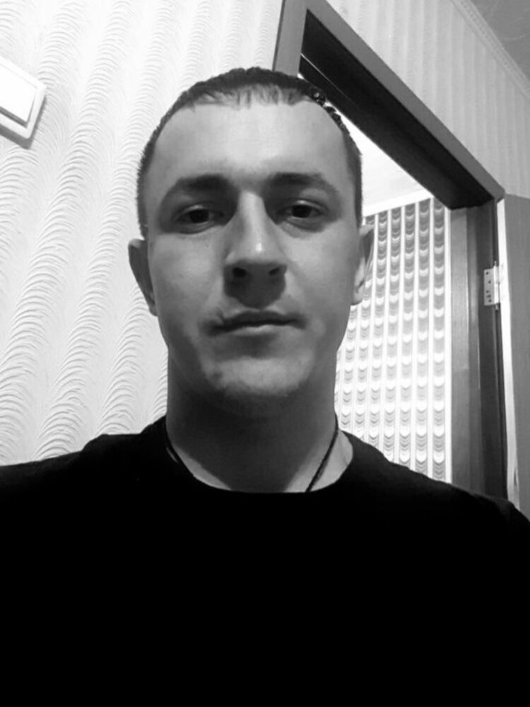  ,   Aleksei, 27 ,   c 