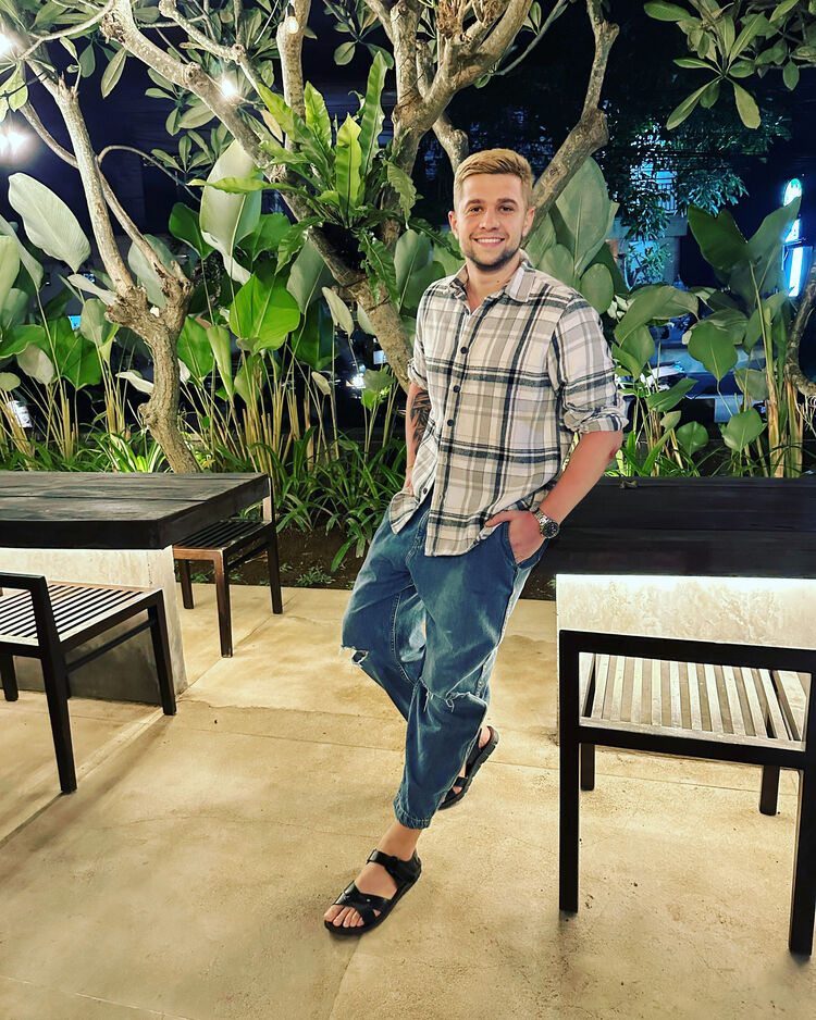  32088244  Sergio, 33 ,    Kuta