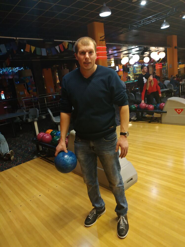  29774124  Gheorghe, 32 ,    