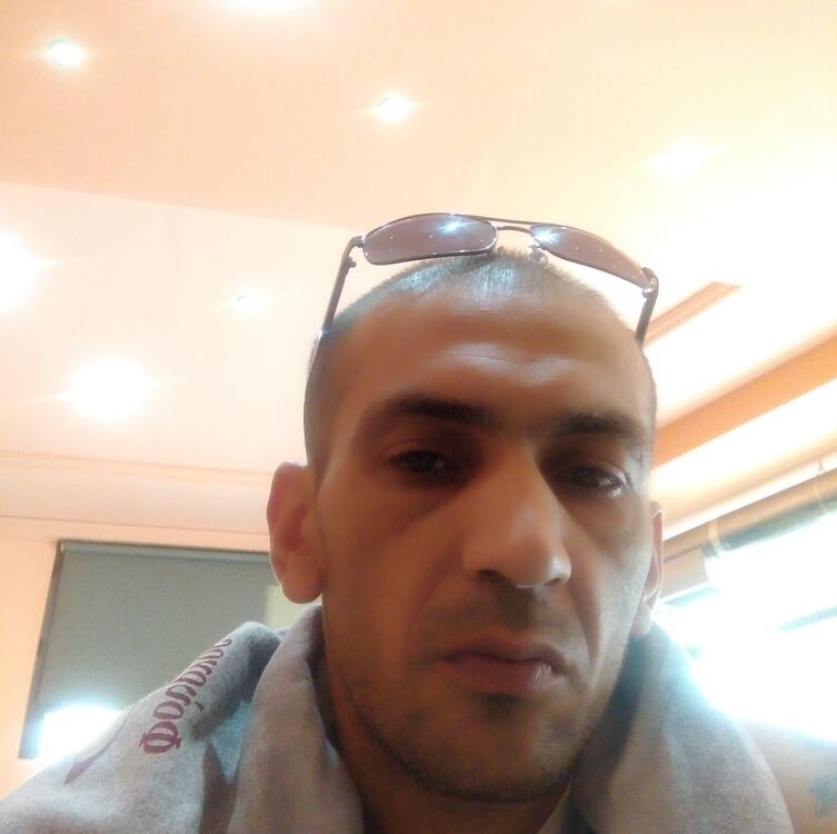  36909394  Theodoros, 40 ,    Nicosia