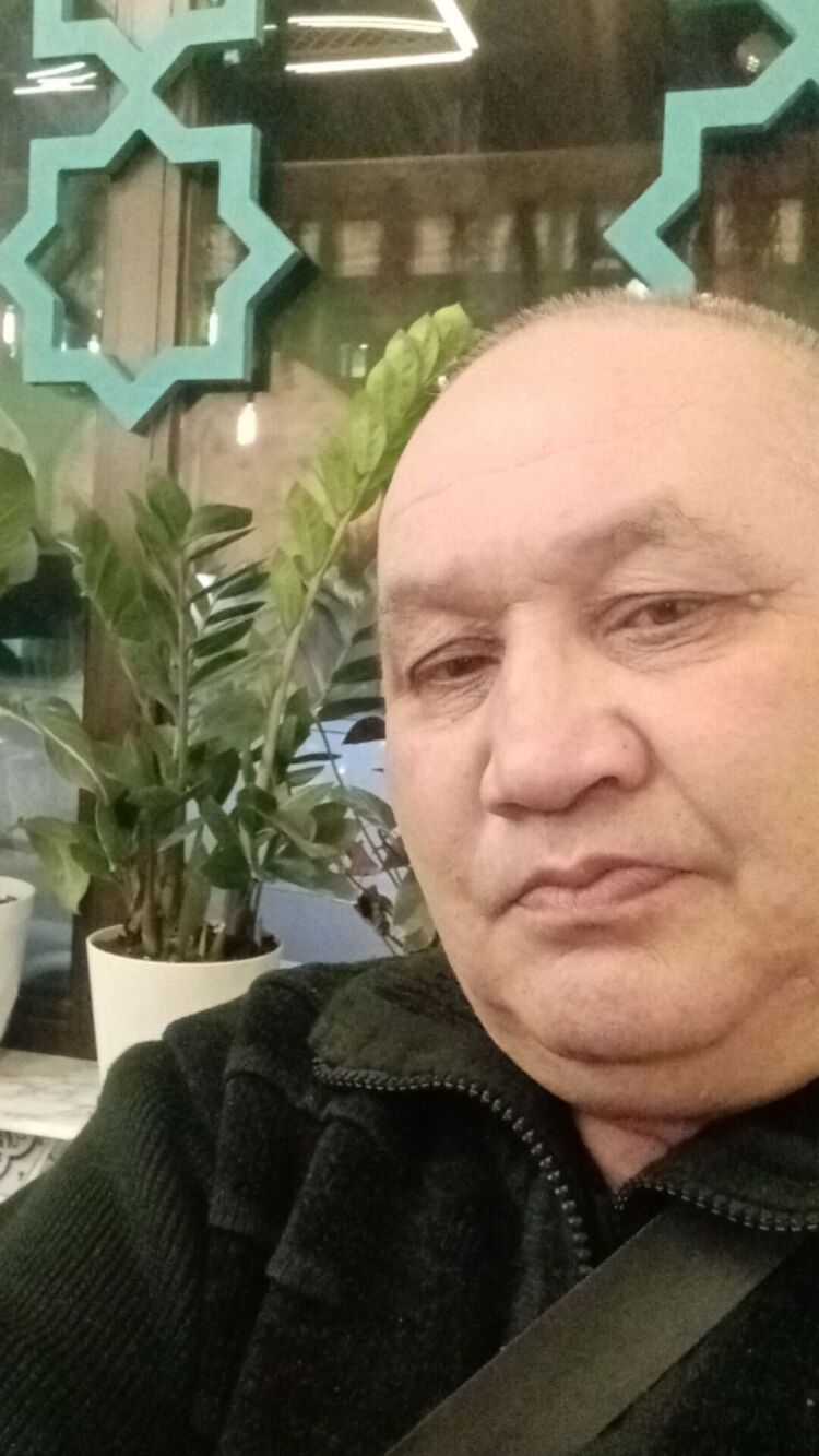  42448134  Alisher, 52 ,    