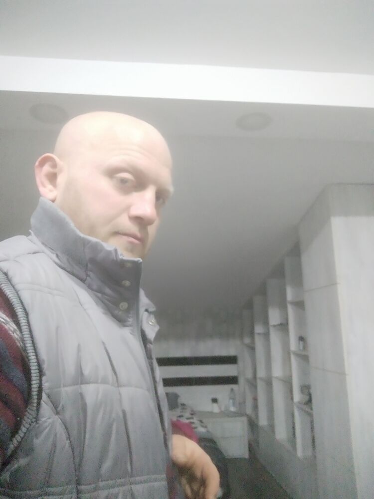  ,   Goga, 39 ,   ,   