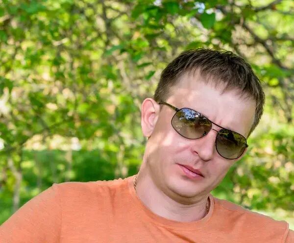  47138024  Denis, 41 ,    