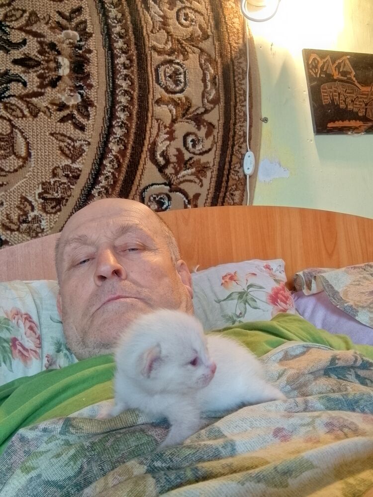  42932744  Ajeksei, 67 ,    