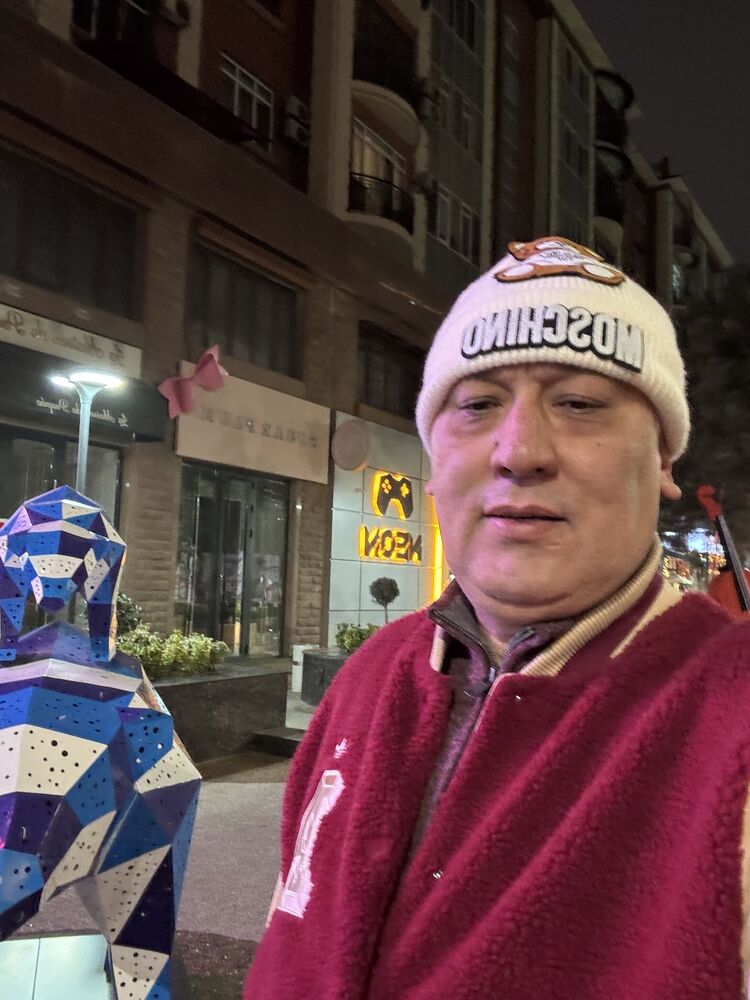  48558654  Ulugbek, 50 ,    