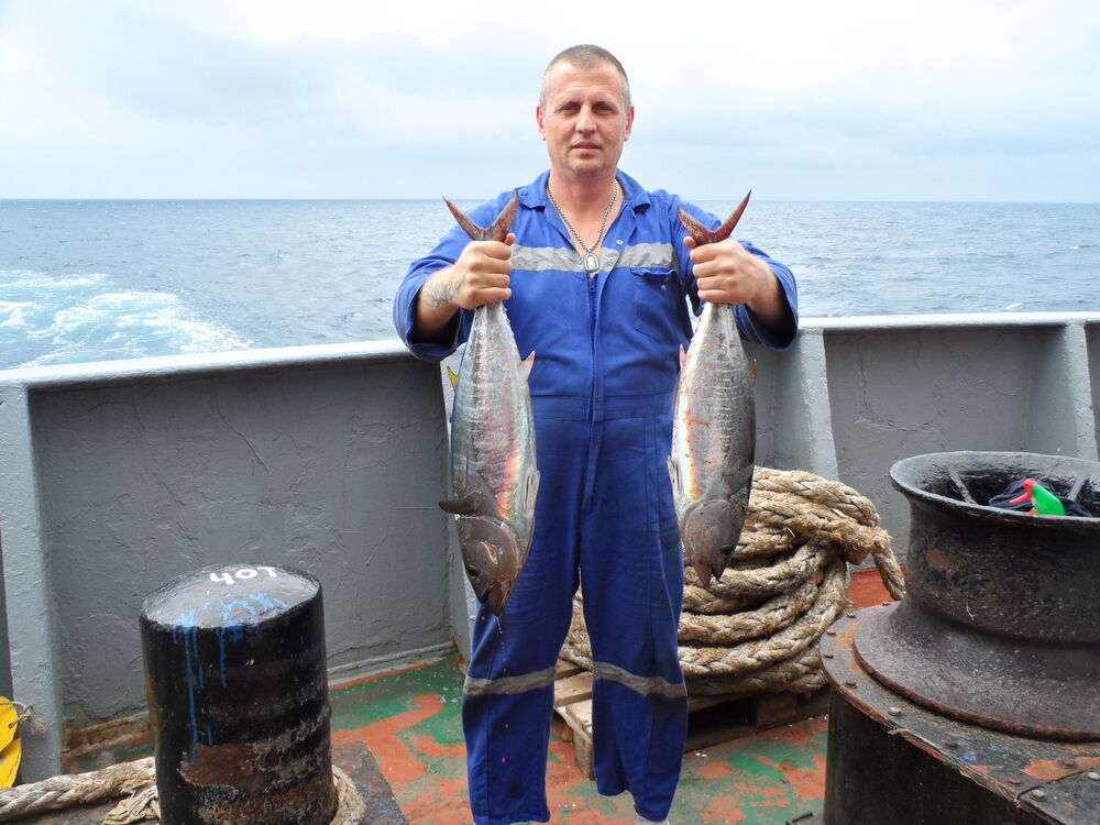  41562694  Ruslan, 54 ,    
