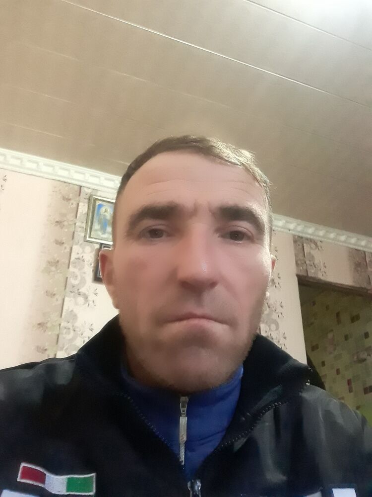  46970684  Andrei, 45 ,    