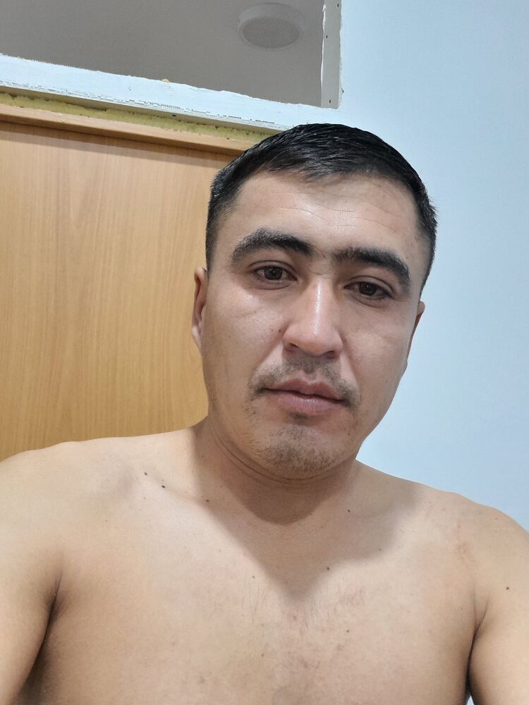  41557364  Yormurodjon, 32 ,    